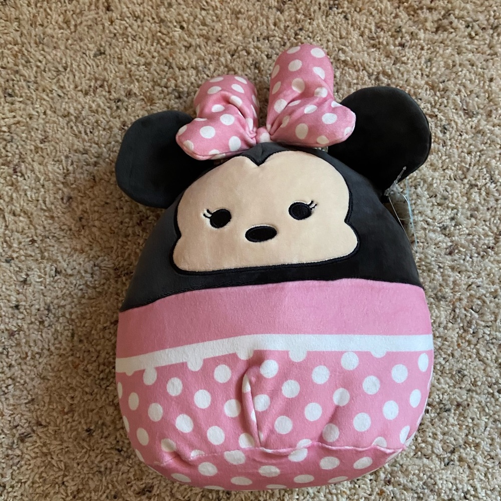 NWT Minnie Mouse Squishmallow